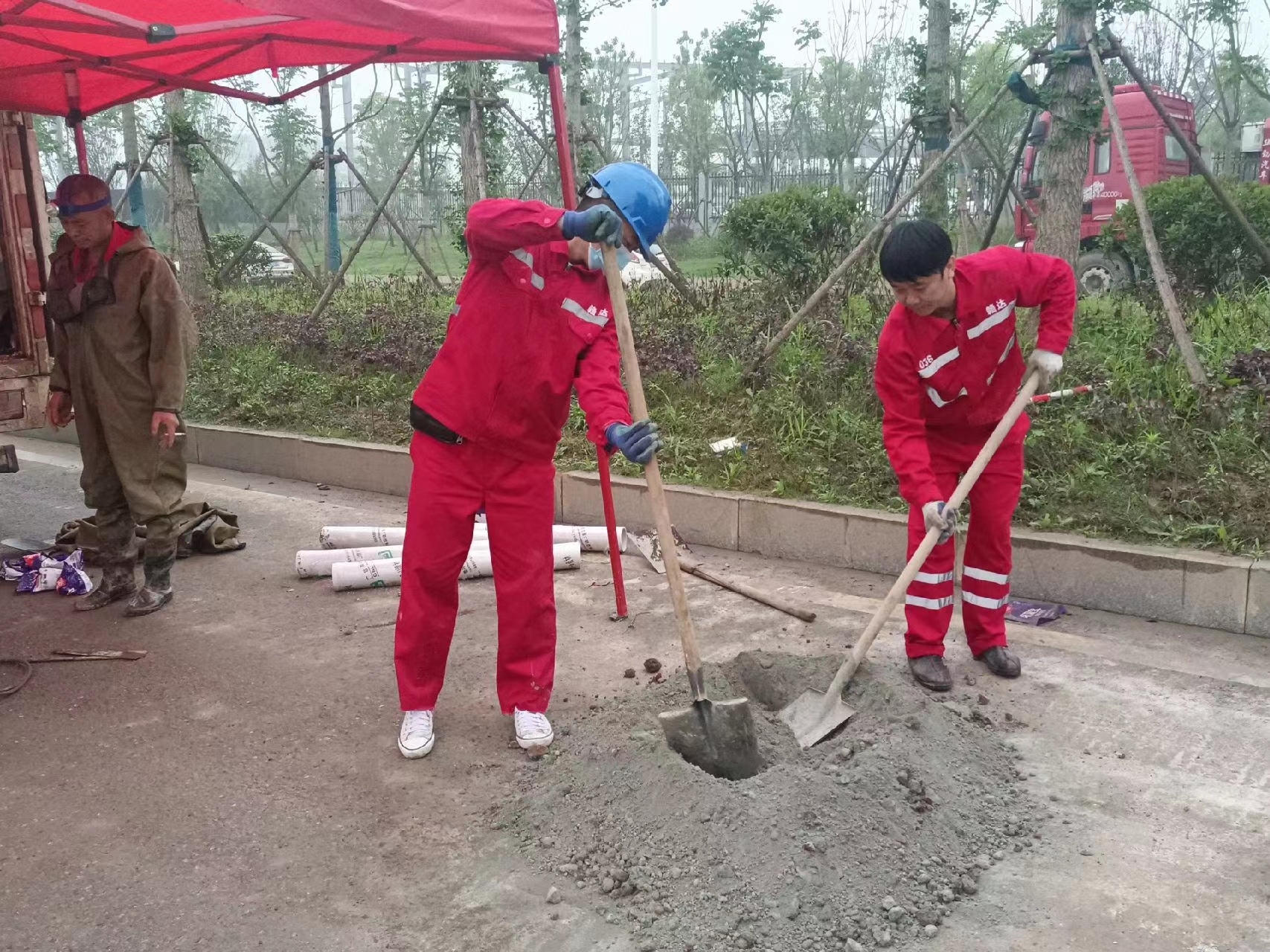 关岭管道疏通哪家好】及时进行市政管道清淤