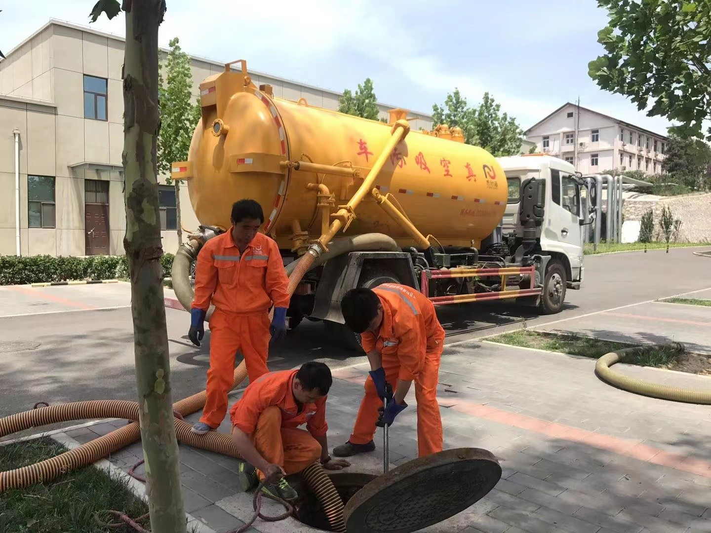 关岭化粪池清理与5-8吨吸粪车施工效率分析